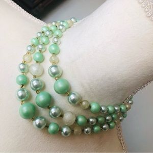 Vintage mid century triple strand mint green pearl bead necklace